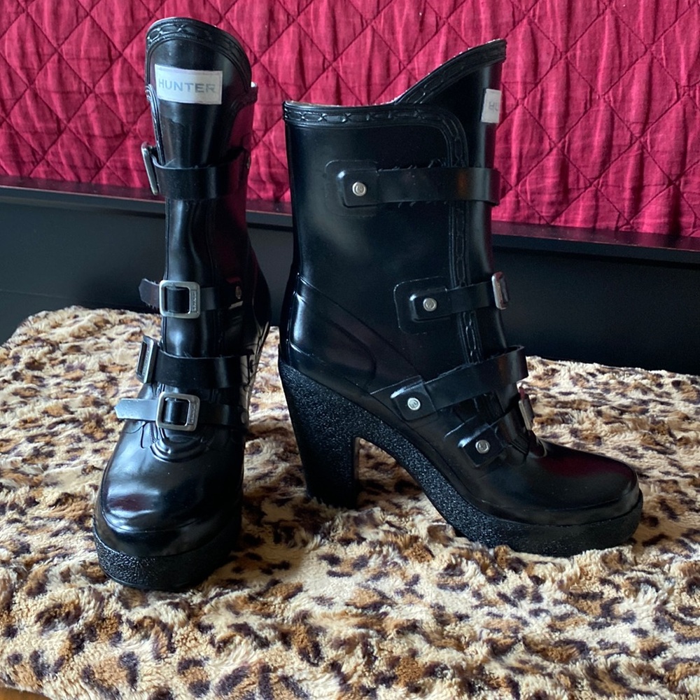 Hunter GEORGIE buckle high heel wellies